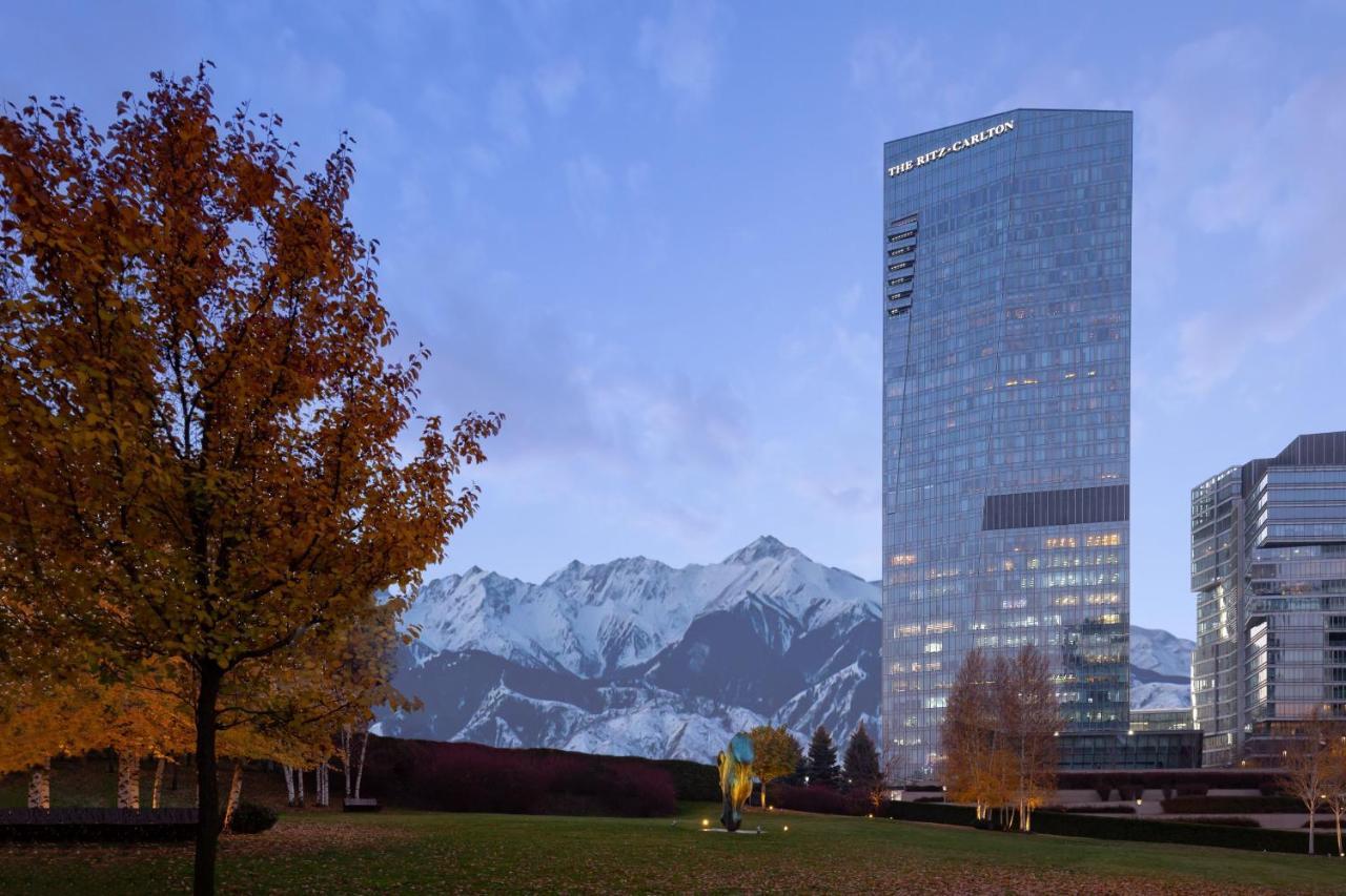 The Ritz-Carlton, Almaty Hotel Exterior foto
